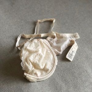 vassarette Intimates & Sleepwear - Lace bra vassarette Intimates & Sleepwear - Lace bra